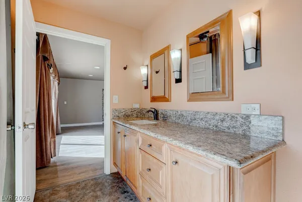 $3,075 | 1489 Santa Anita Drive, Las Vegas, NV 89119