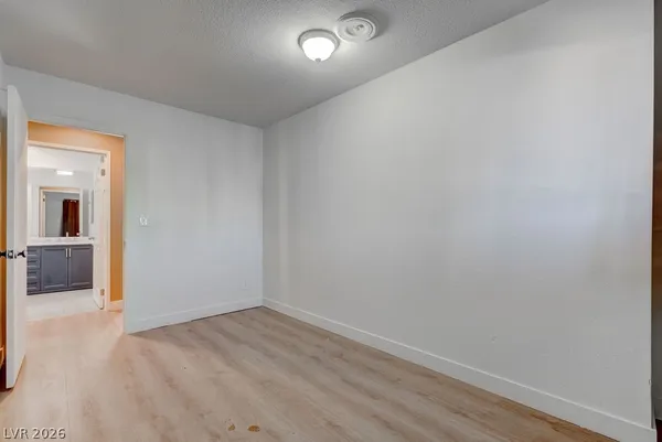 $3,075 | 1489 Santa Anita Drive, Las Vegas, NV 89119