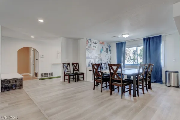 $3,075 | 1489 Santa Anita Drive, Las Vegas, NV 89119