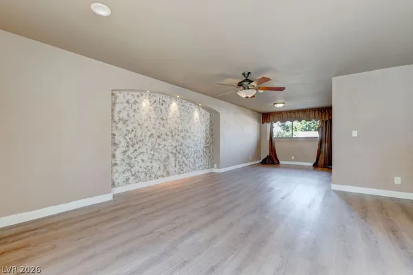 $3,075 | 1489 Santa Anita Drive, Las Vegas, NV 89119