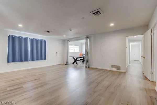 $3,075 | 1489 Santa Anita Drive, Las Vegas, NV 89119