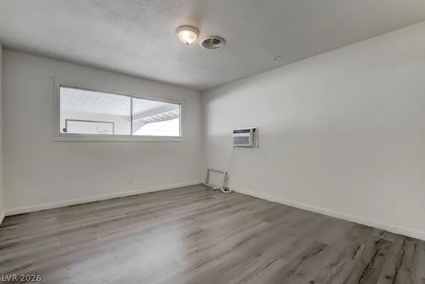 $3,075 | 1489 Santa Anita Drive, Las Vegas, NV 89119