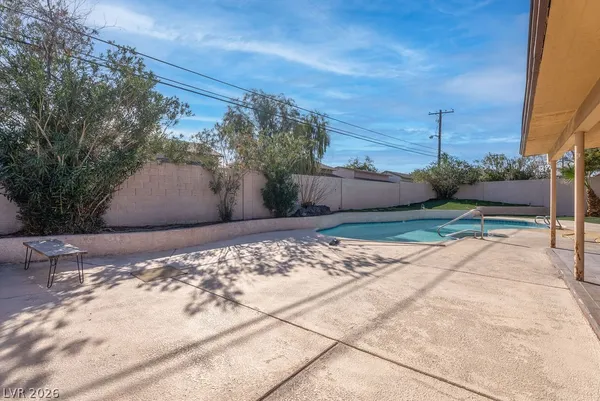 $3,075 | 1489 Santa Anita Drive, Las Vegas, NV 89119