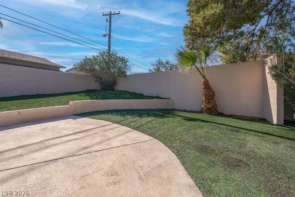 $3,075 | 1489 Santa Anita Drive, Las Vegas, NV 89119