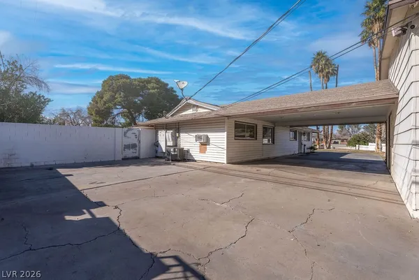 $3,075 | 1489 Santa Anita Drive, Las Vegas, NV 89119