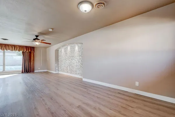 $3,075 | 1489 Santa Anita Drive, Las Vegas, NV 89119