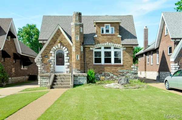 $369,000 | 6739 Oleatha Avenue, St. Louis, MO 63139