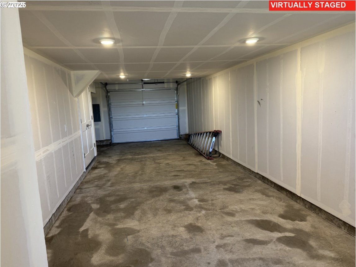 16684 Southwest Jean Louise Road Tigard, OR 97223 - Photo 11 of 13 Gallery Image 11