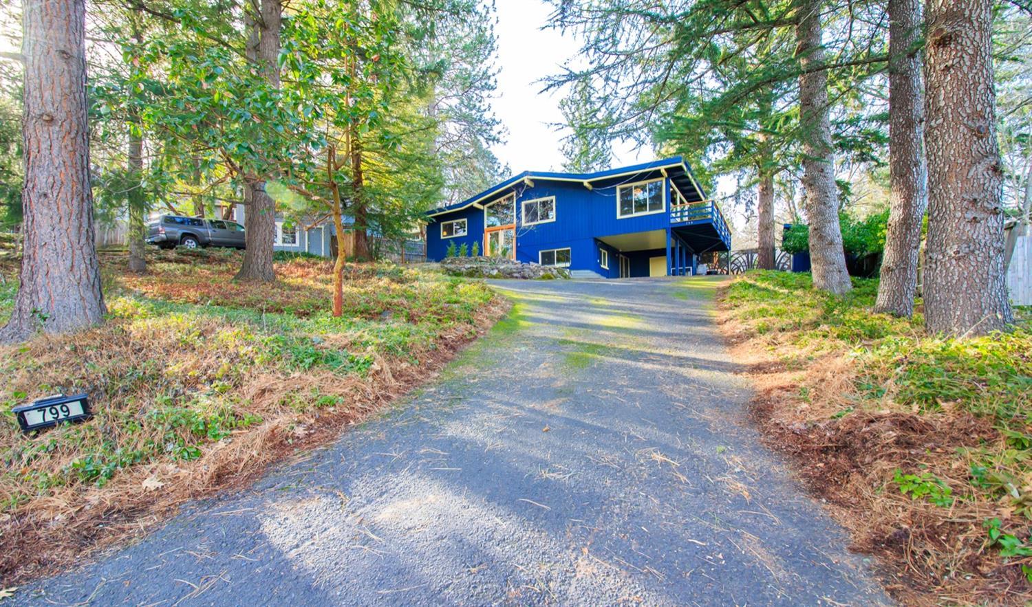 799 Roca Street Ashland, OR 97520 - Photo 1 of 34 Primary Photo