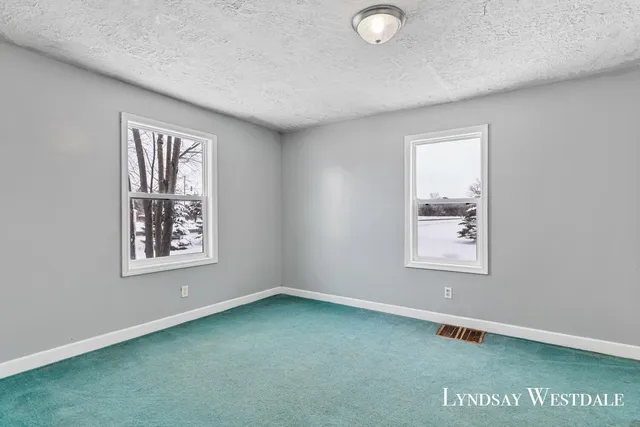 $180,000 | 2059 West County Farm Road, Sheridan, MI 48884