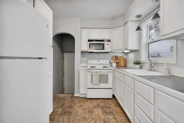 $180,000 | 2059 West County Farm Road, Sheridan, MI 48884