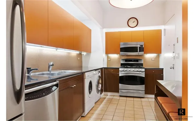 $1,795,000 | 525 East 80th Street, Unit 7D | Upper East Side