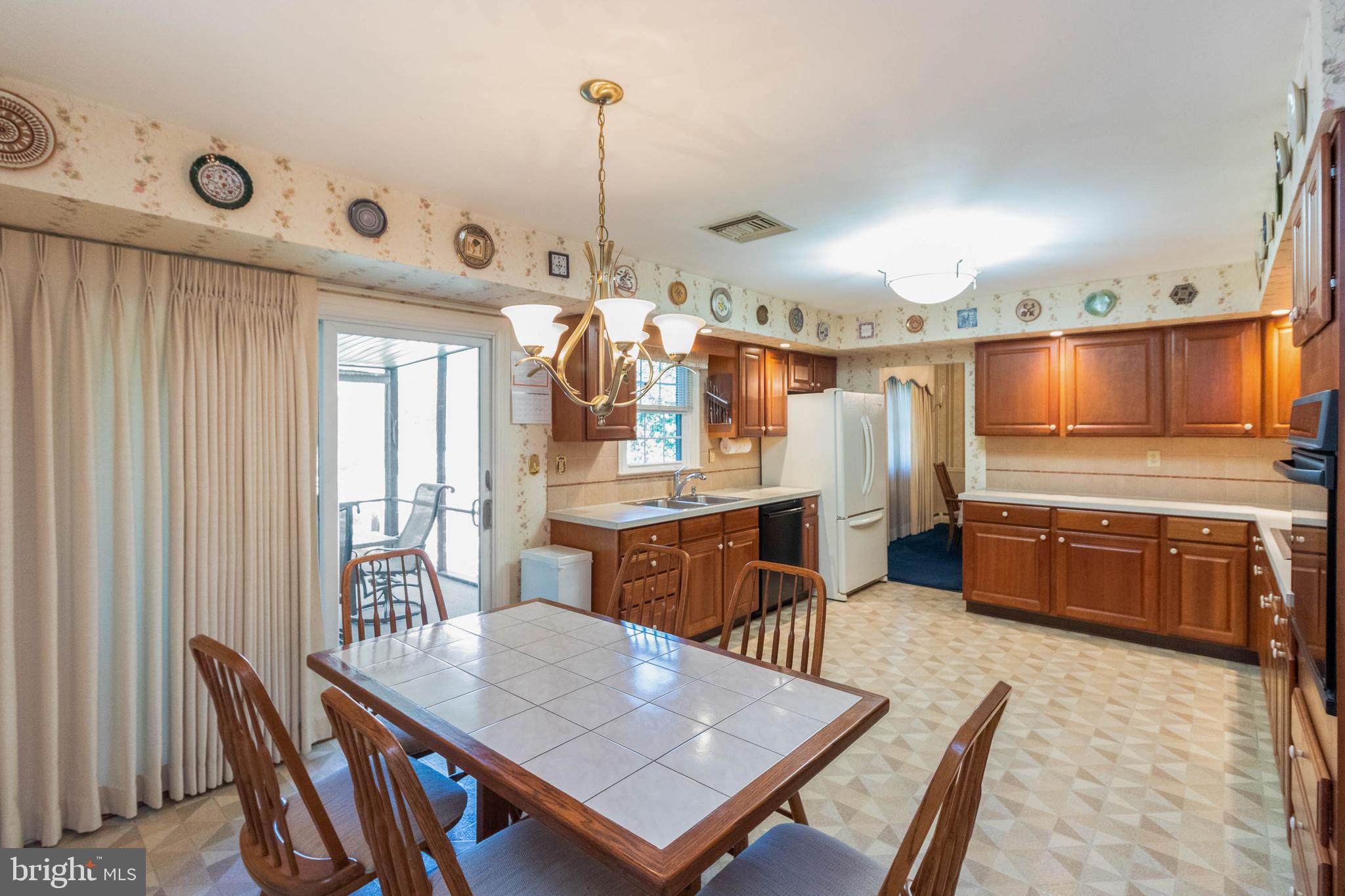 210 Wells Lane Springfield, PA 19064 - Photo 6 of 27 Gallery Image 6