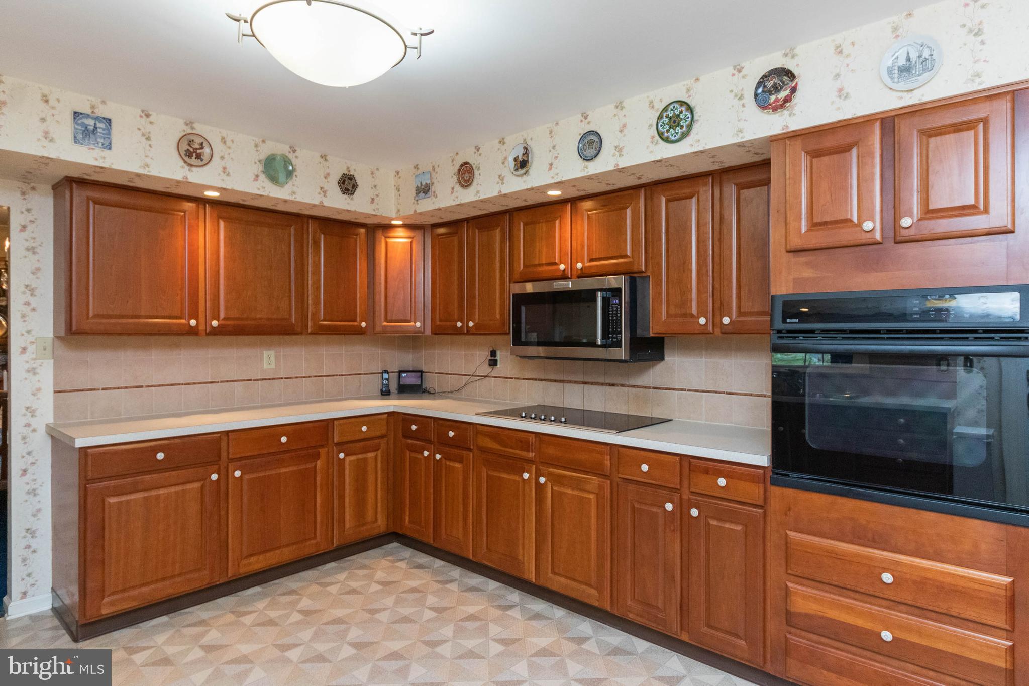 210 Wells Lane Springfield, PA 19064 - Photo 8 of 27 Gallery Image 8