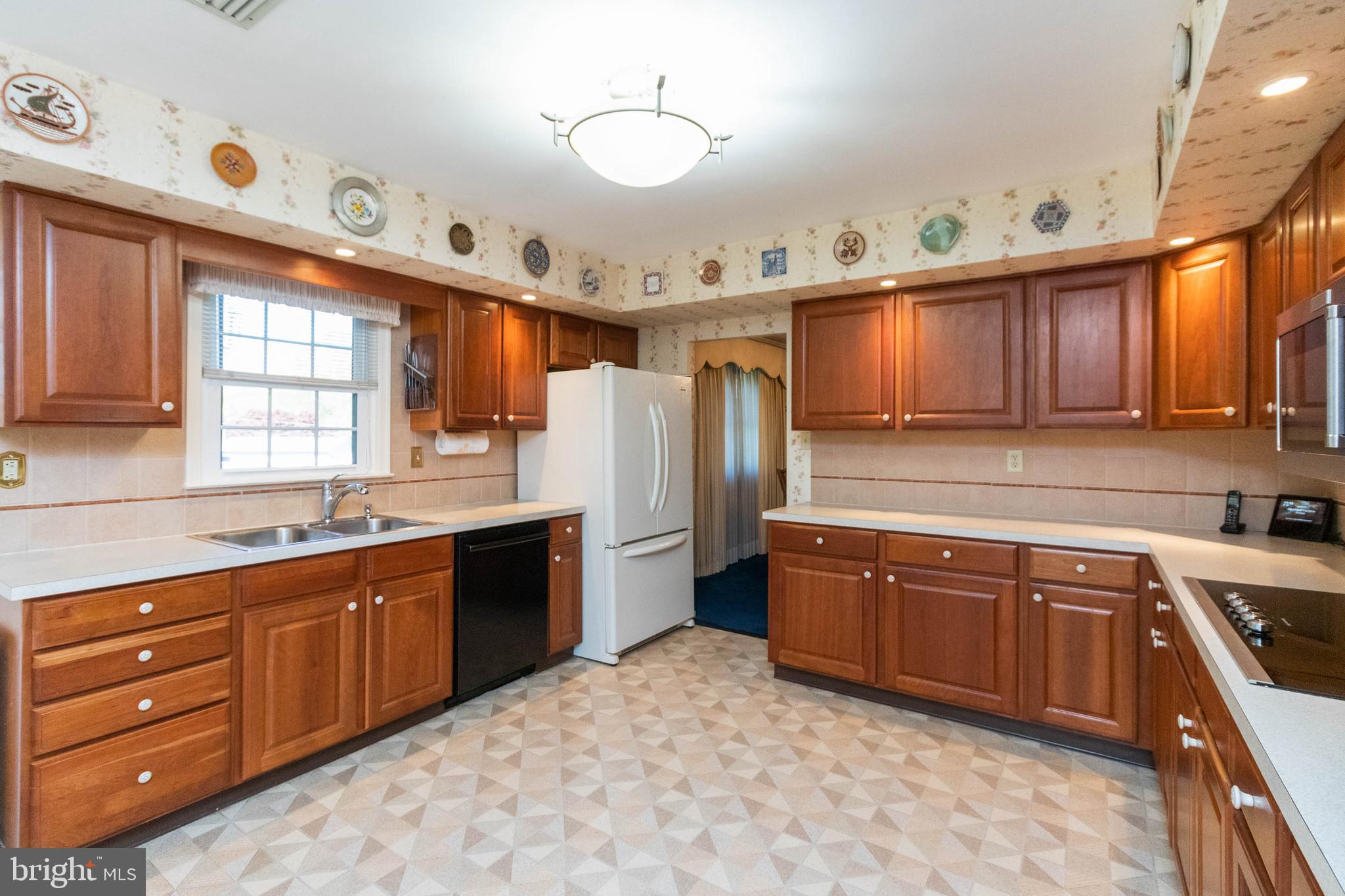 210 Wells Lane Springfield, PA 19064 - Photo 9 of 27 Gallery Image 9