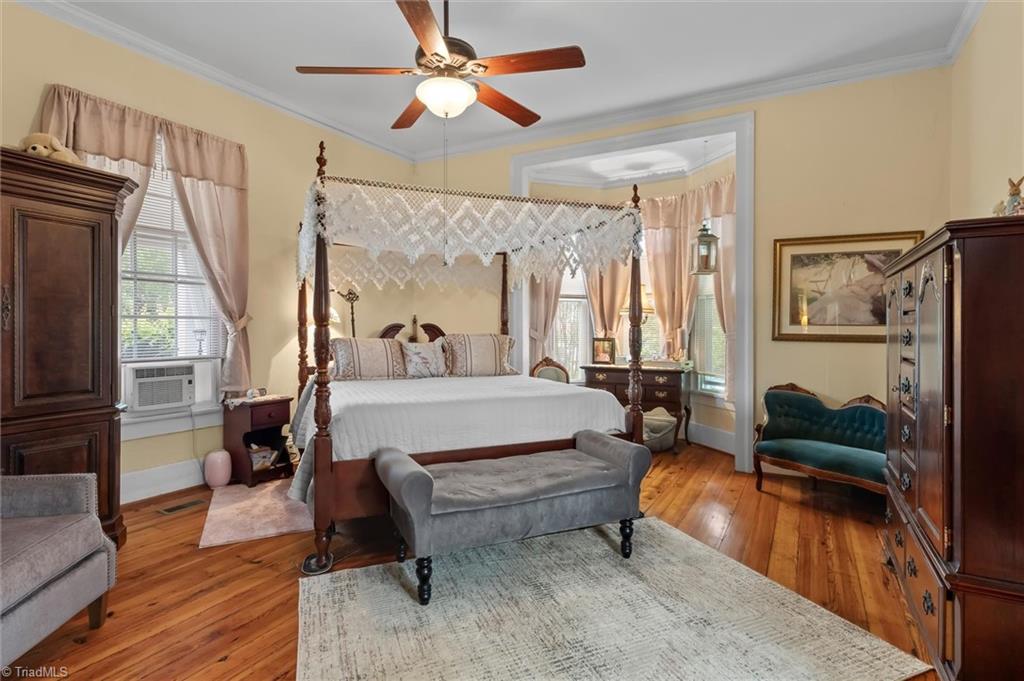 519 Maple Street Mount Airy, NC 27030 - Photo 5 of 20 Primary Bedroom 1
