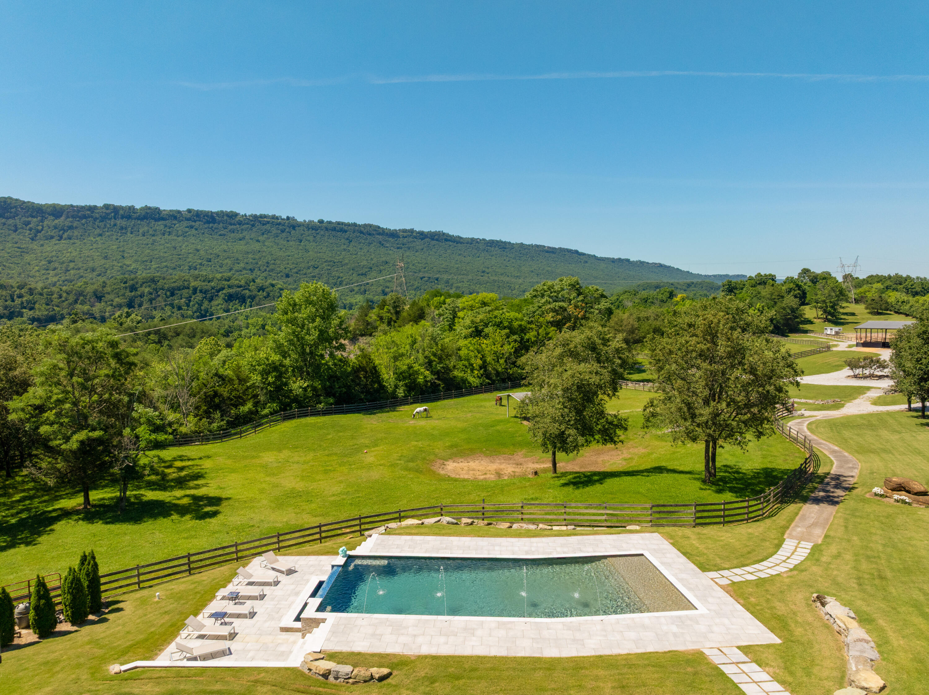 527 Reads Lake Road Chattanooga, TN 37415 - Photo 31 of 100 05 - 527 Reads Lake - Drone