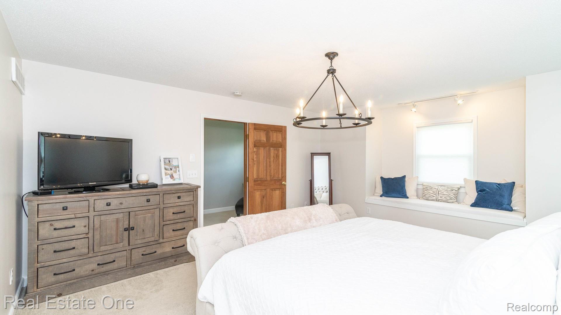 8507 Ranch Estates Road Clarkston, MI 48348 - Photo 13 of 32 060_19.jpg
