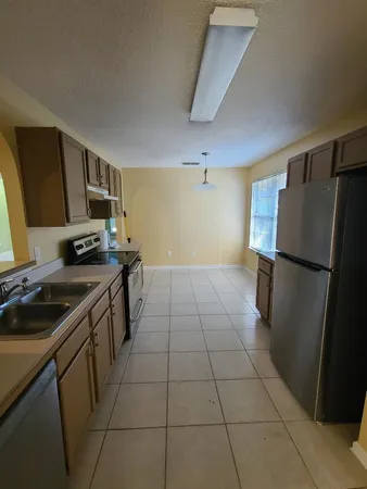 $2,300 | 11996 Swooping Willow Road, Jacksonville, FL 32223