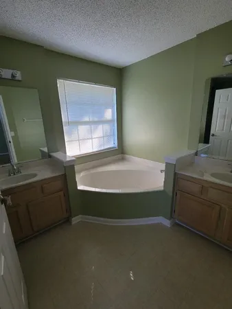 $2,300 | 11996 Swooping Willow Road, Jacksonville, FL 32223