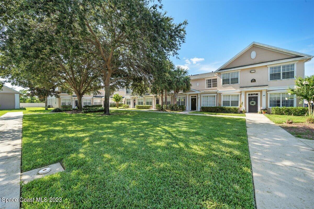 110 Colibri Way, Unit 107 Melbourne, FL 32901 - Photo 4 of 27 a house view with garden space