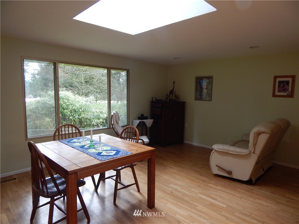 17902 91st Place Northeast Bothell, WA 98011 - Photo 4 of 12 Gallery Image 4