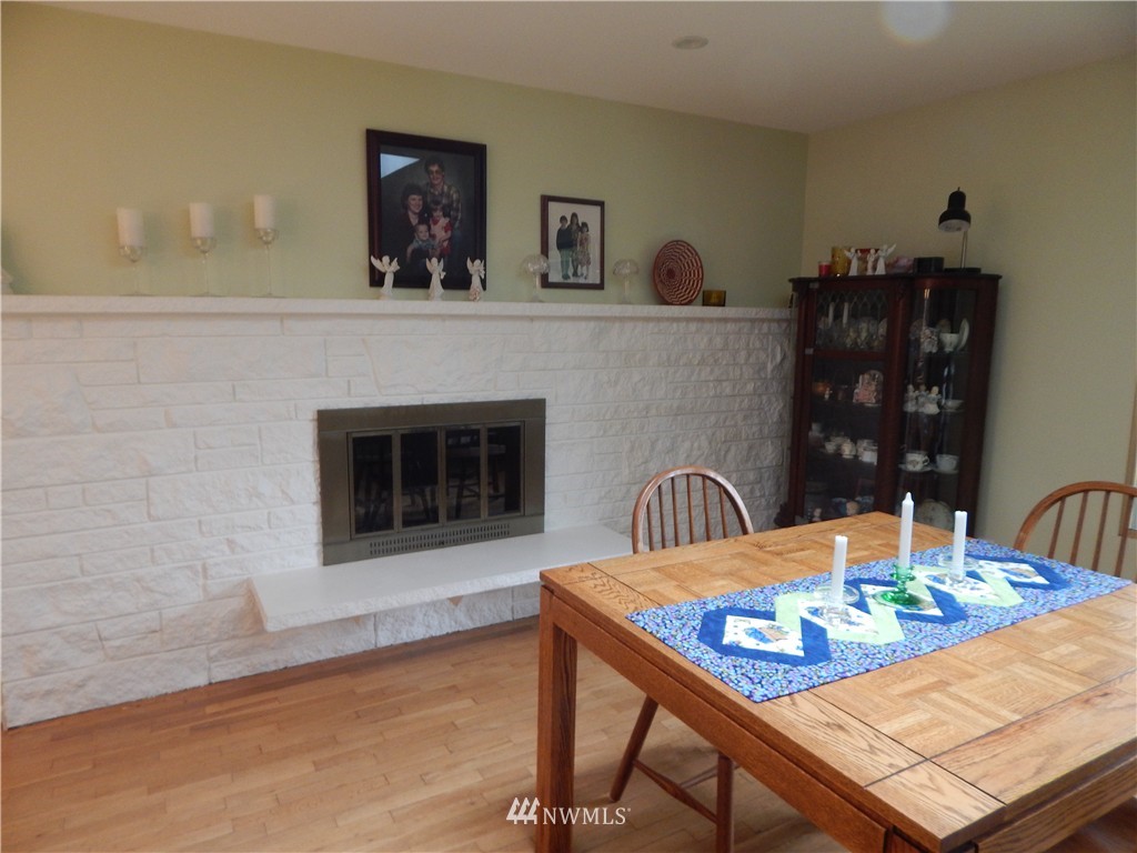 17902 91st Place Northeast Bothell, WA 98011 - Photo 5 of 12 Gallery Image 5