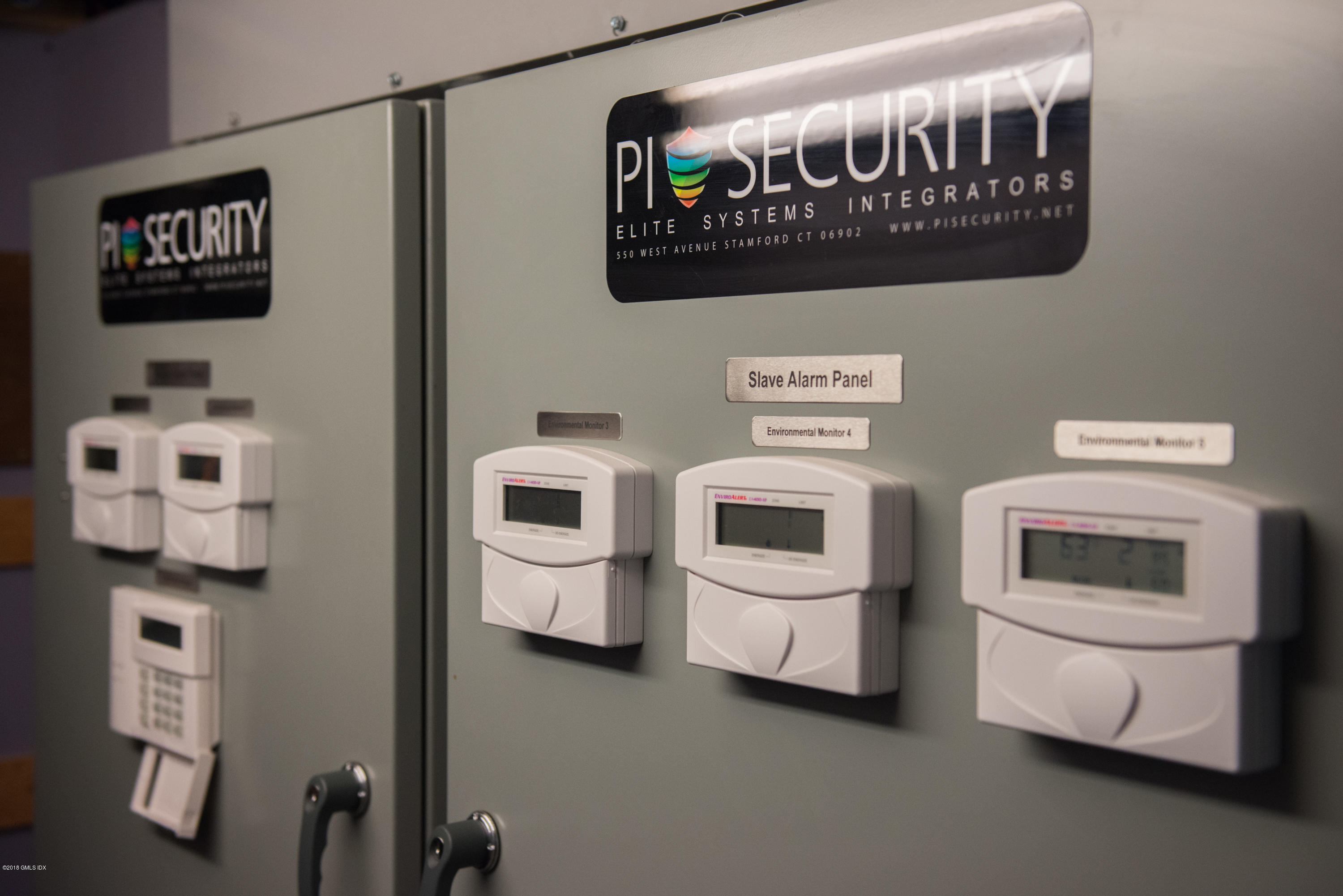 47 Carriglea Drive Riverside, CT 06878 - Photo 33 of 49 a utility room with dryer and washer