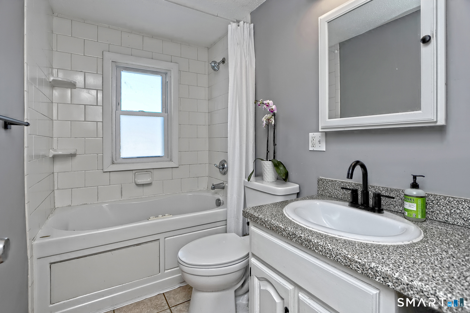 10 Hemingway Road North Haven, CT 06473 - Photo 18 of 38 Main floor full bath with tub and shower