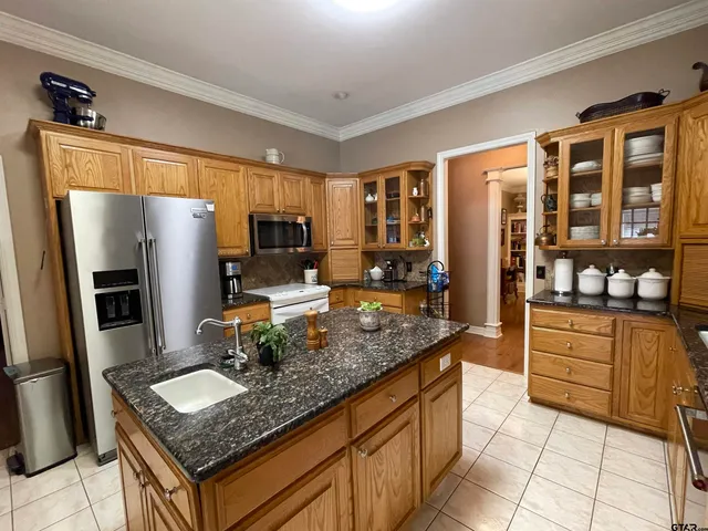 $560,000 | 3617 Flagstone Drive, Tyler, TX 75707