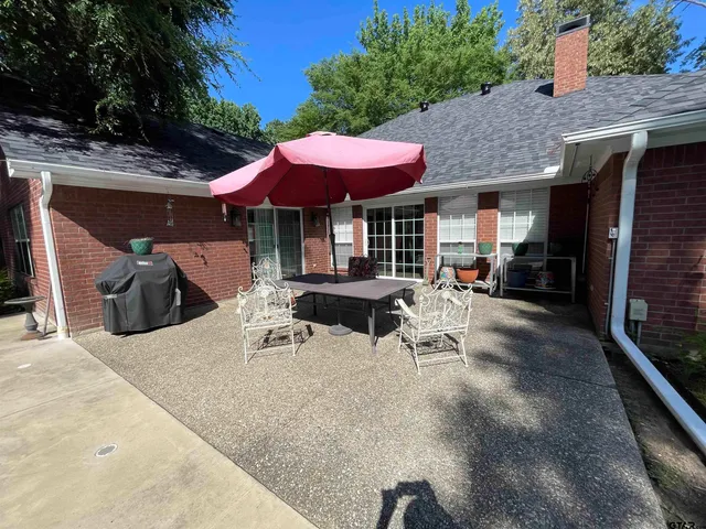 $560,000 | 3617 Flagstone Drive, Tyler, TX 75707