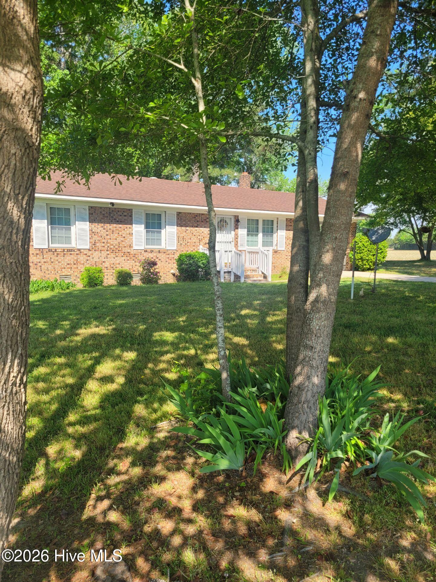 1620 Hallsboro Road Clarkton, NC 28433 - Photo 14 of 22 123_1 (10)
