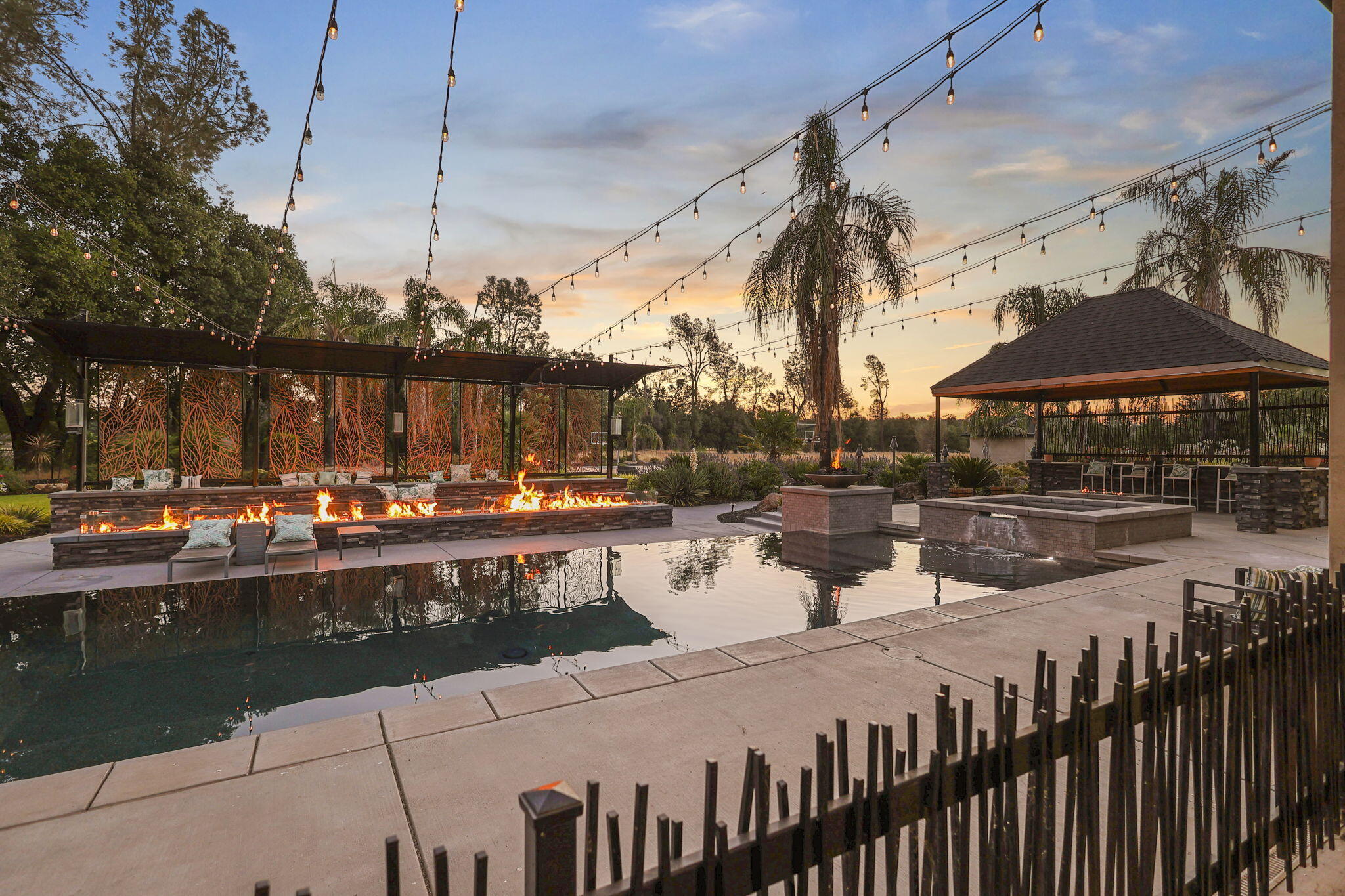 19580 Mockingbird Lane Redding, CA 96002 - Photo 15 of 72 99-web-or-mls-LZ0A0170