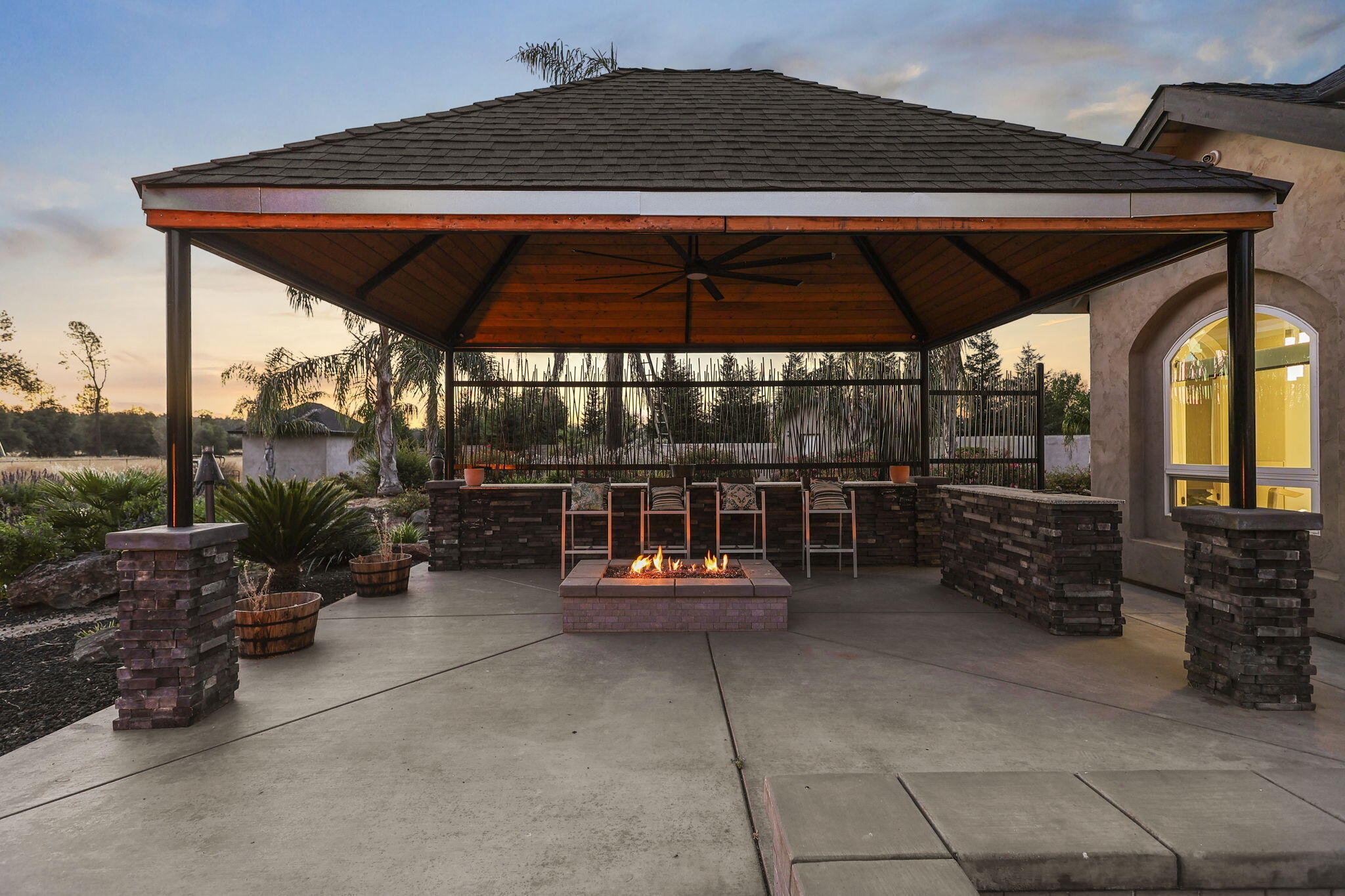 19580 Mockingbird Lane Redding, CA 96002 - Photo 17 of 72 a view of porch with seating space