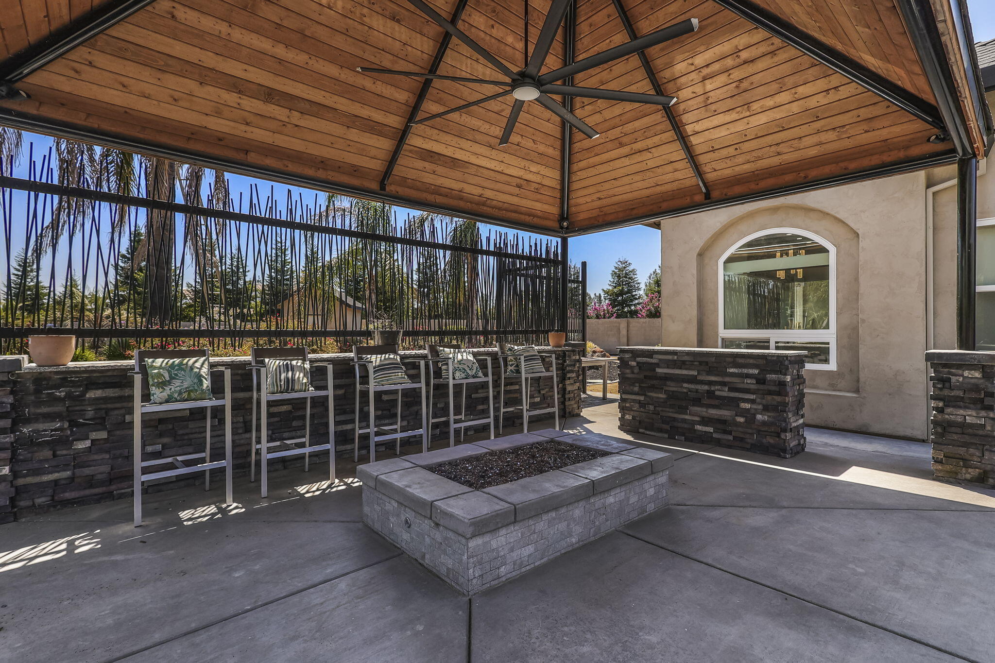 19580 Mockingbird Lane Redding, CA 96002 - Photo 26 of 72 a front view of a house with balcony
