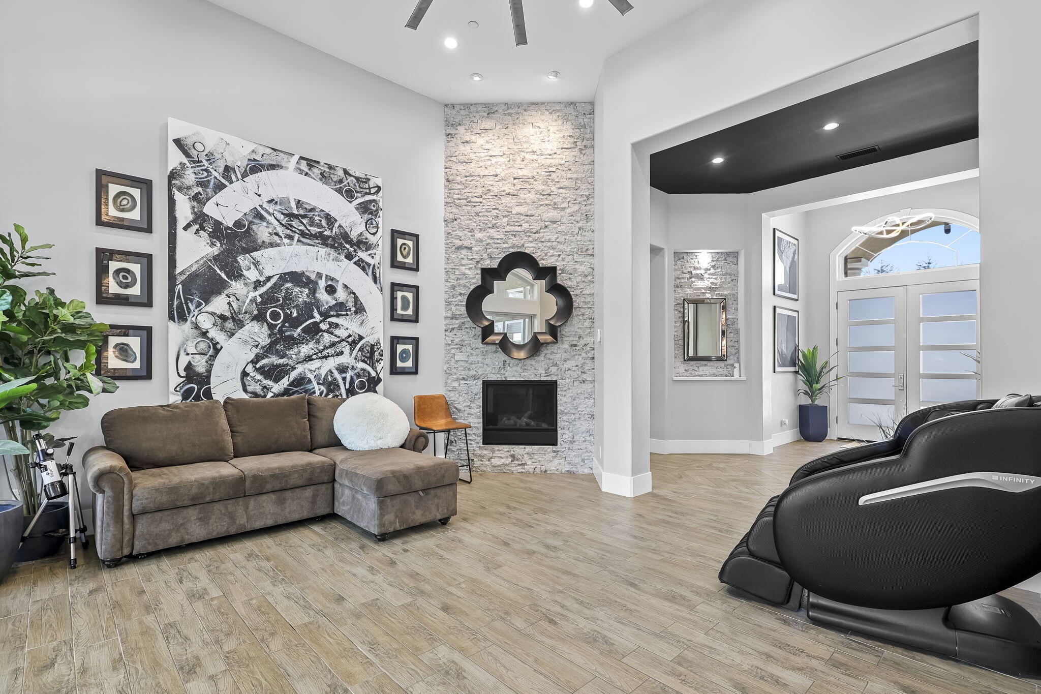 19580 Mockingbird Lane Redding, CA 96002 - Photo 40 of 72 a living room with furniture and a large window