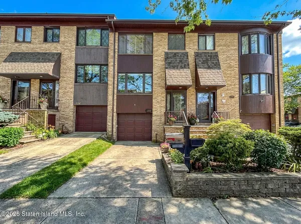 $744,999 | 116 Dogwood Lane | Grasmere