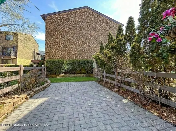 $744,999 | 116 Dogwood Lane | Grasmere