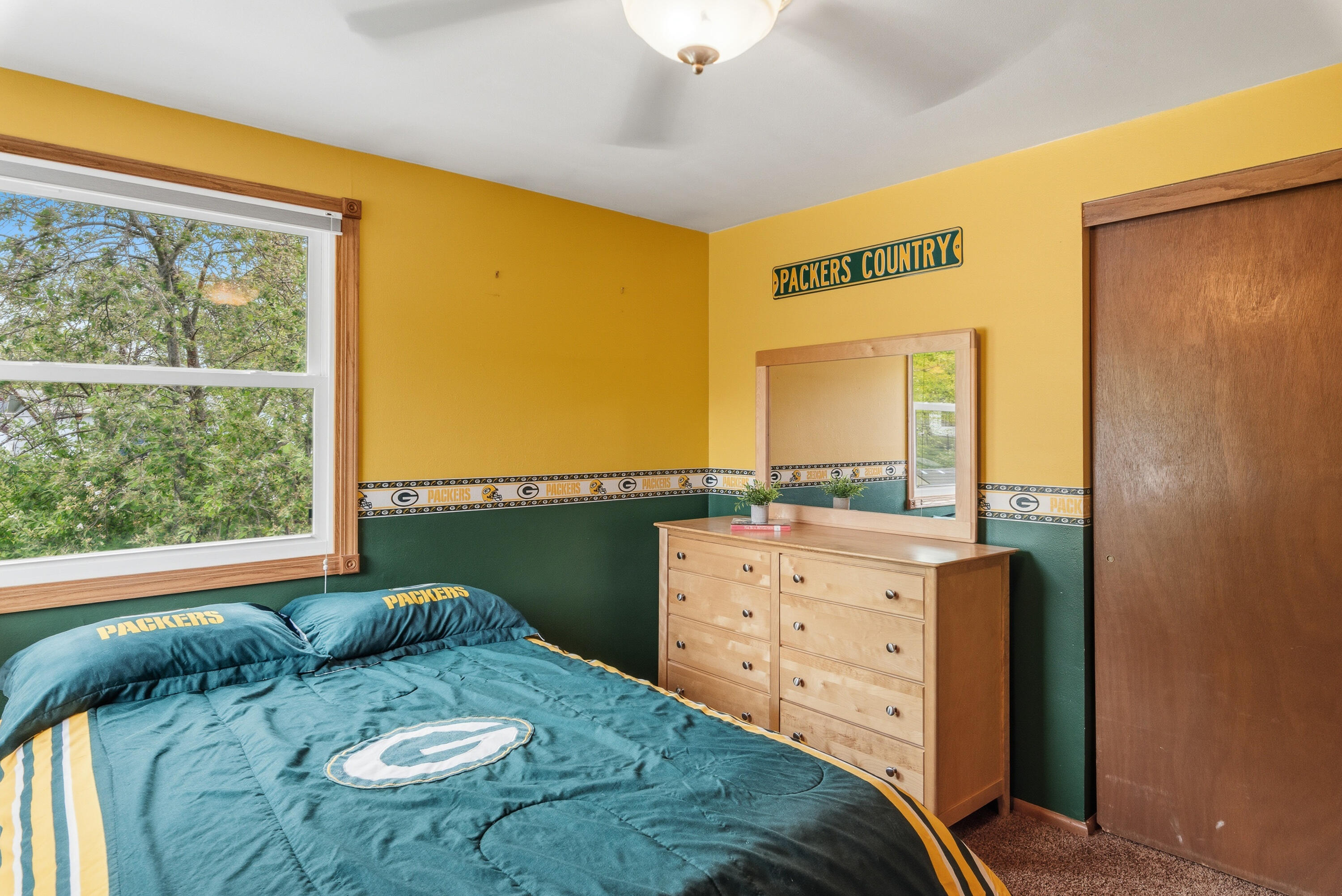 5922 Sycamore Street Greendale, WI 53129 - Photo 25 of 39 Bedroom #3