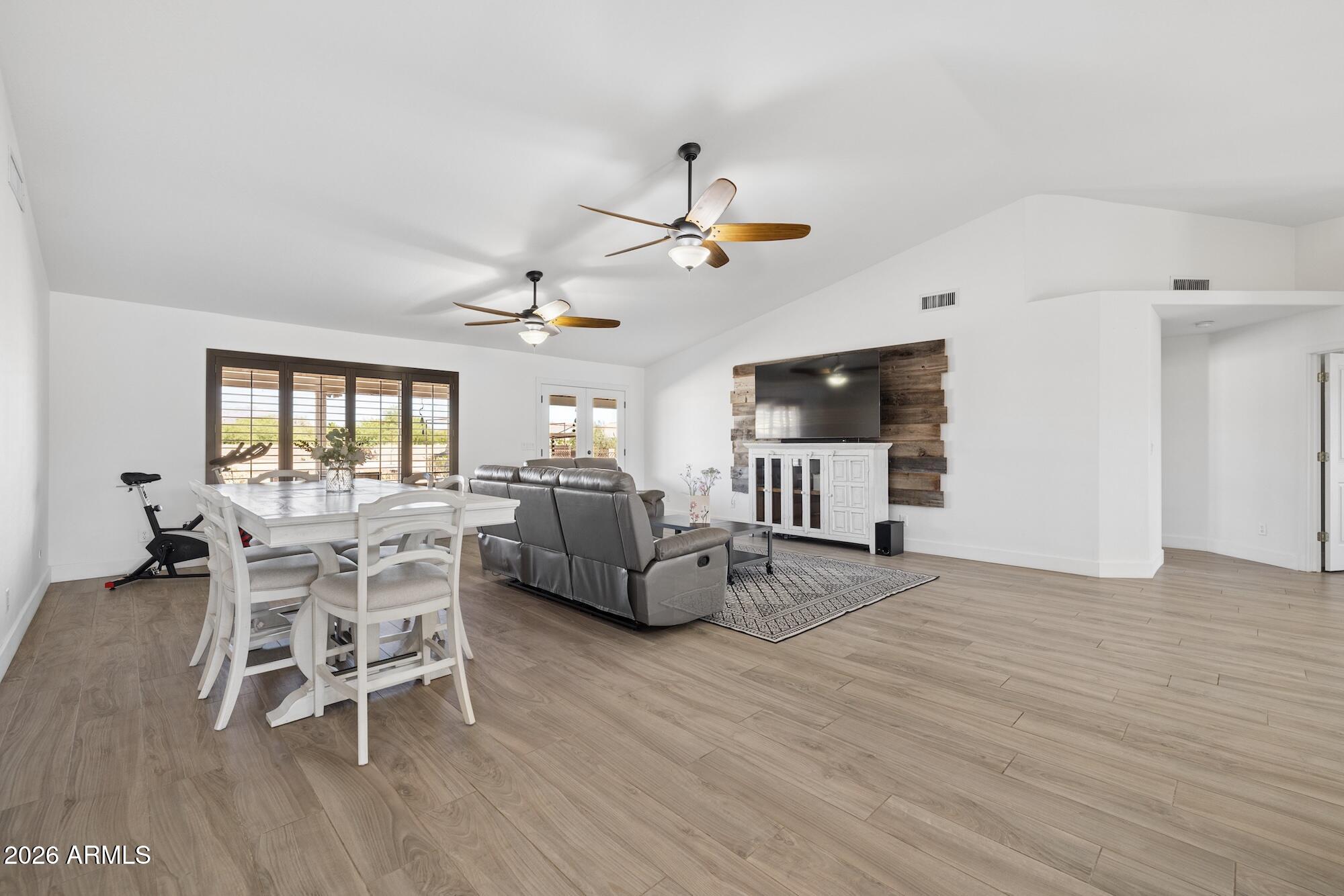 907 North Mountain Road Mesa, AZ 85207 - Photo 4 of 44