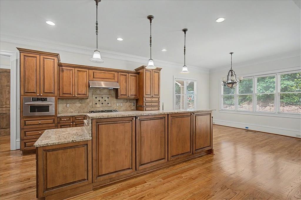 3880 Stratford Walk Circle Atlanta, GA 30342 - Photo 4 of 48