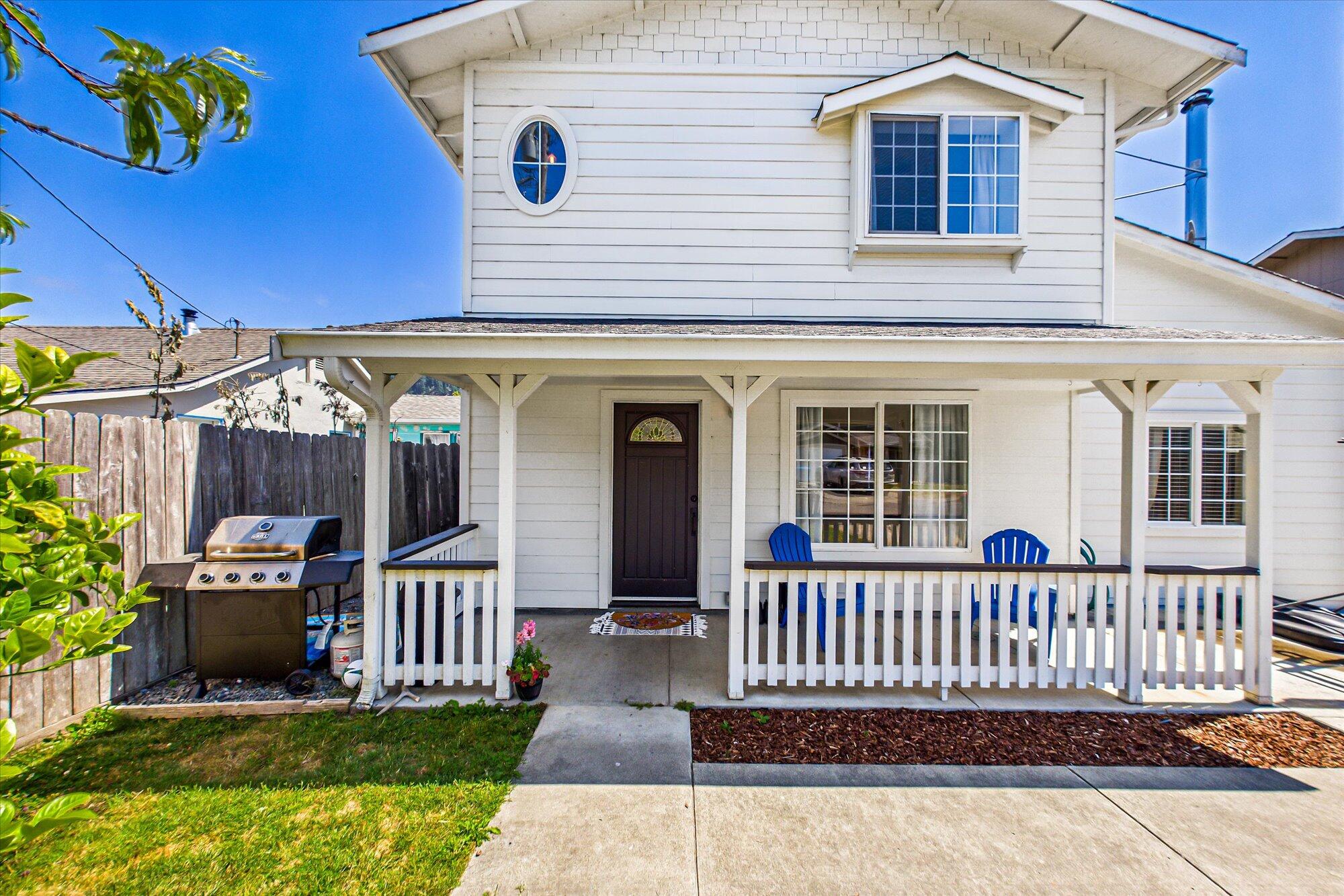 318 First Avenue Rio Dell, CA 95562 - Photo 4 of 39