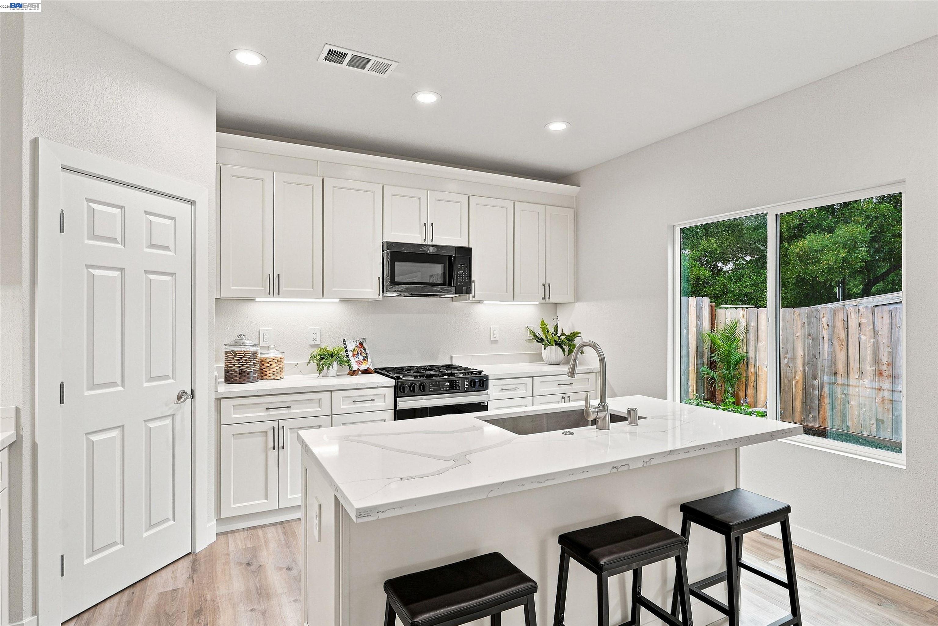 2722 Cowell Road Concord, CA 94518 - Photo 11 of 46 Gallery Image 11