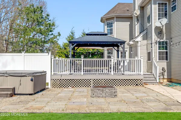 $949,900 | 12 Fox Hollow Drive, Jackson, NJ 08527