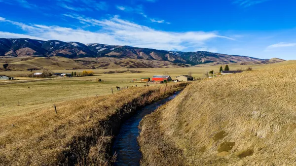 $325,000 | 10 Columbus Road, Parkman, WY 82838