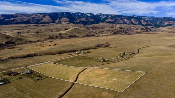 $325,000 | 10 Columbus Road, Parkman, WY 82838