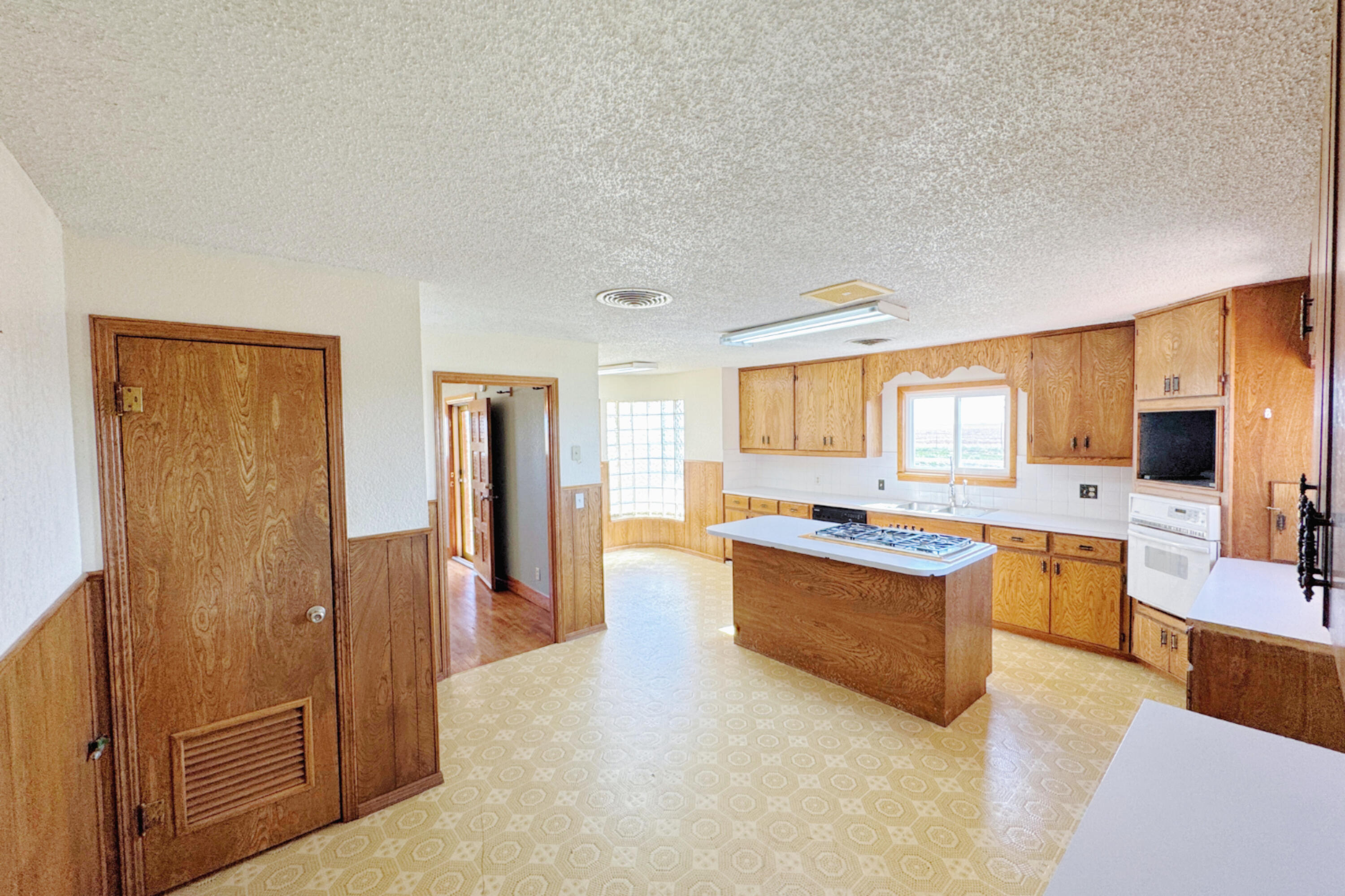 453 County Road 27 Muleshoe, TX 79347 - Photo 11 of 32 Kitchen