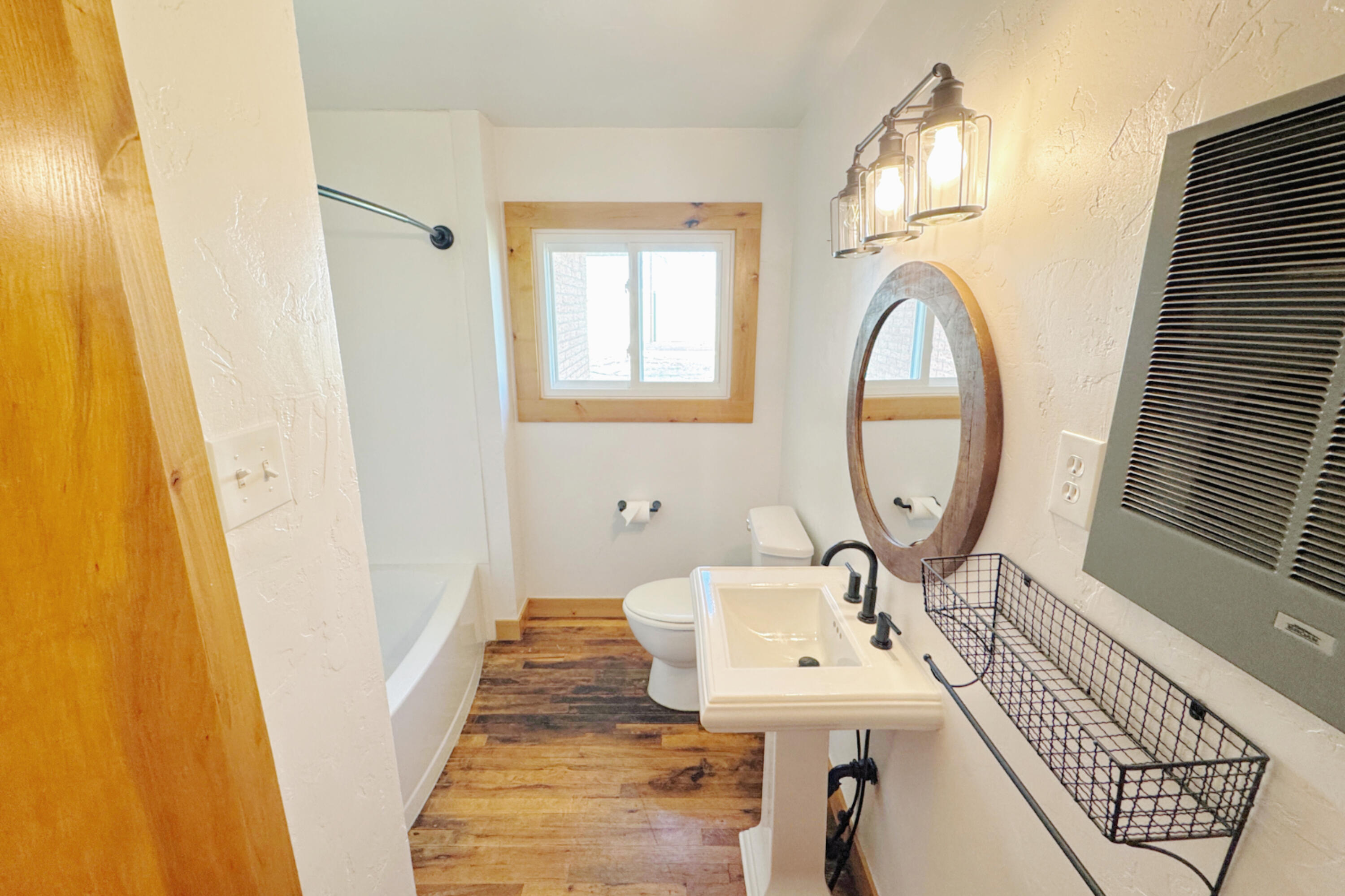 453 County Road 27 Muleshoe, TX 79347 - Photo 17 of 32 Bathroom