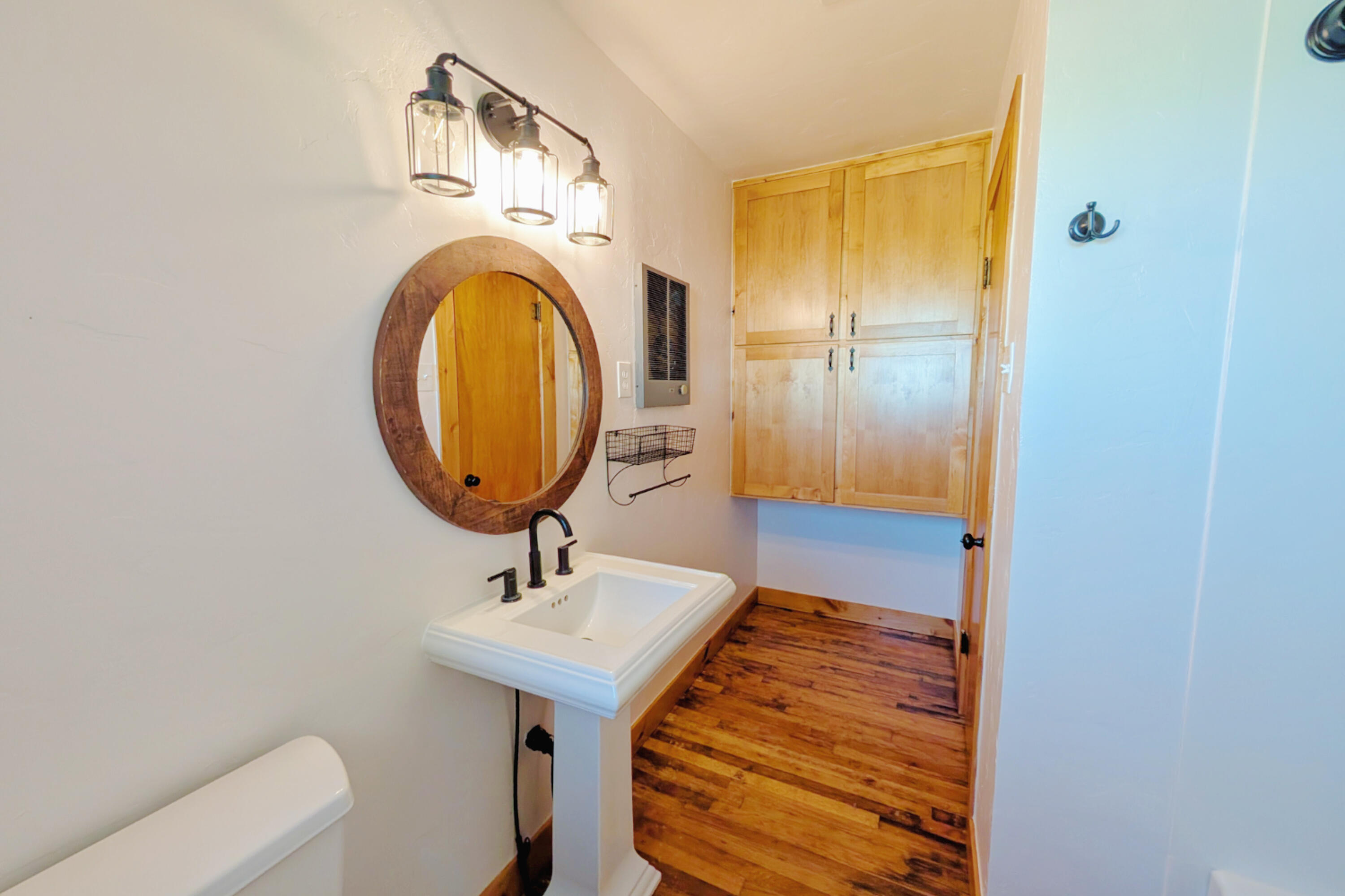 453 County Road 27 Muleshoe, TX 79347 - Photo 18 of 32 Bathroom