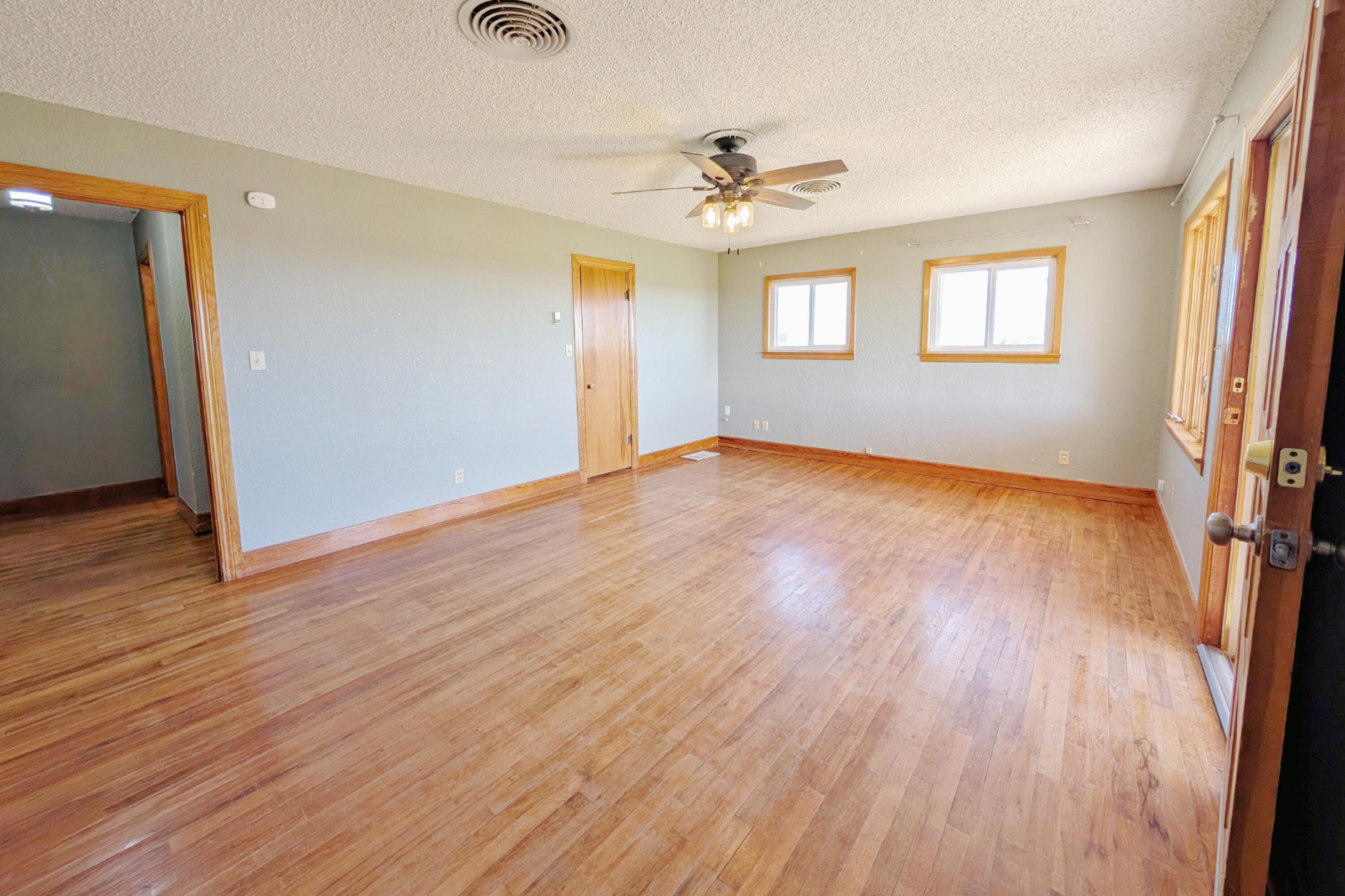 453 County Road 27 Muleshoe, TX 79347 - Photo 2 of 32 Living Area